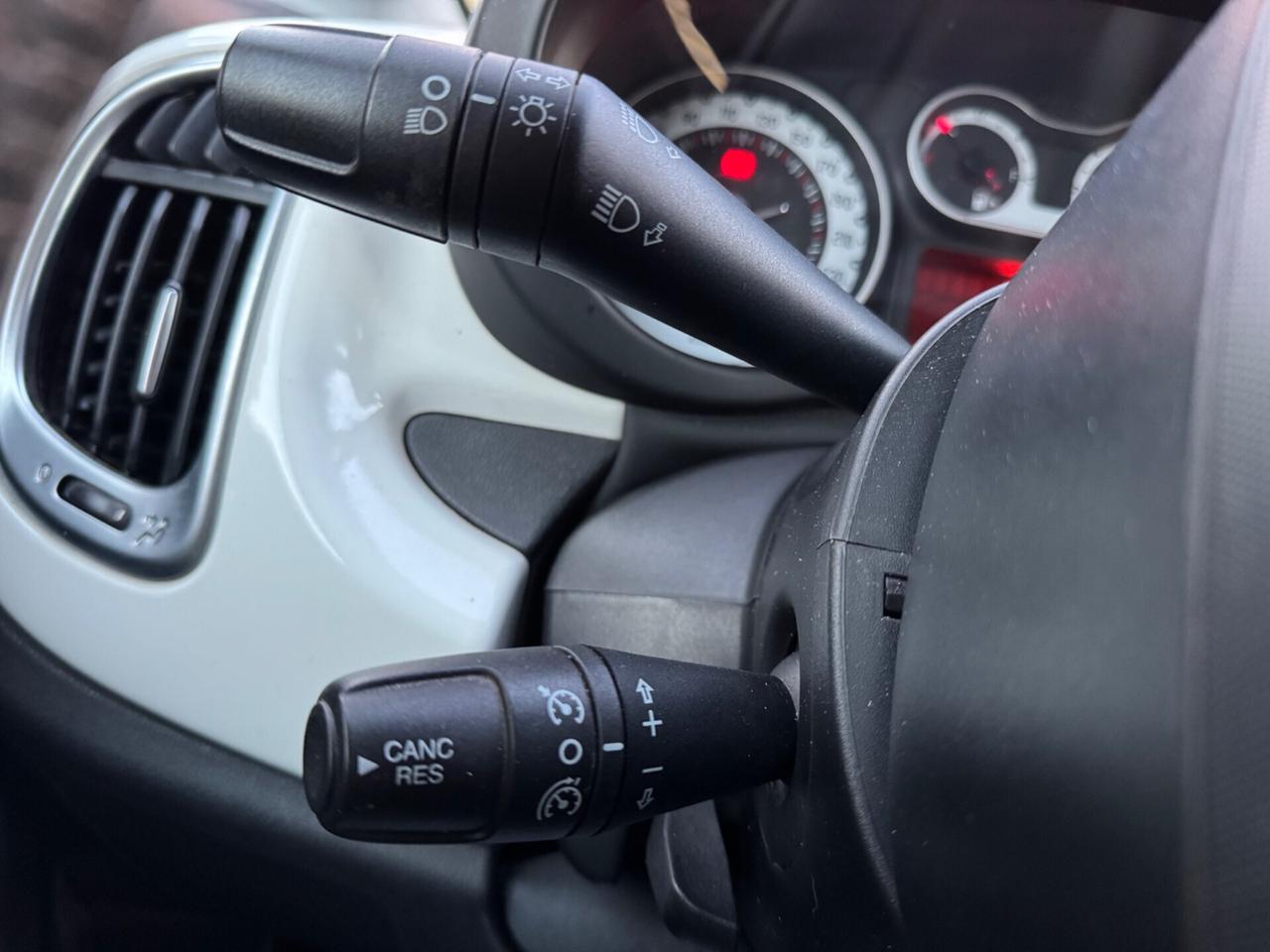 500L 1.4 T-Jet 120cv GPL Lounge cat.E6