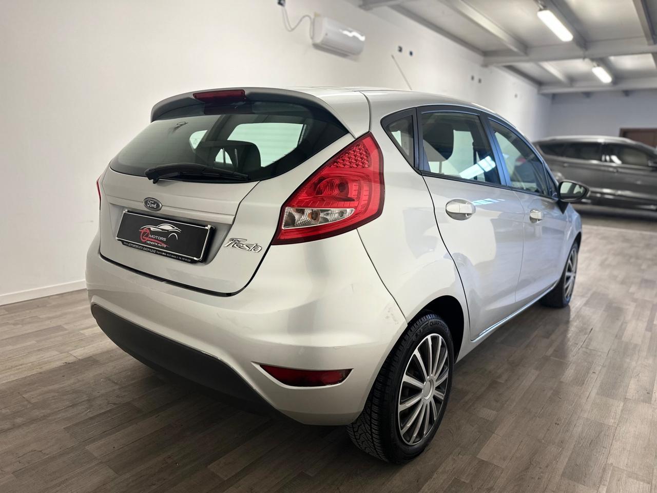 Ford Fiesta 1.4 5 porte Bz.- GPL Titanium NEOPATENTATI