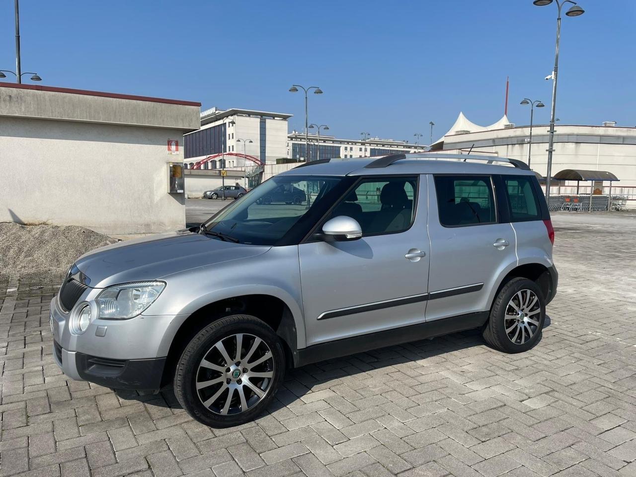 Skoda Yeti 1.2 TSI GANCIO TRAINO UNI.PRO 12 MESI GARANZIA