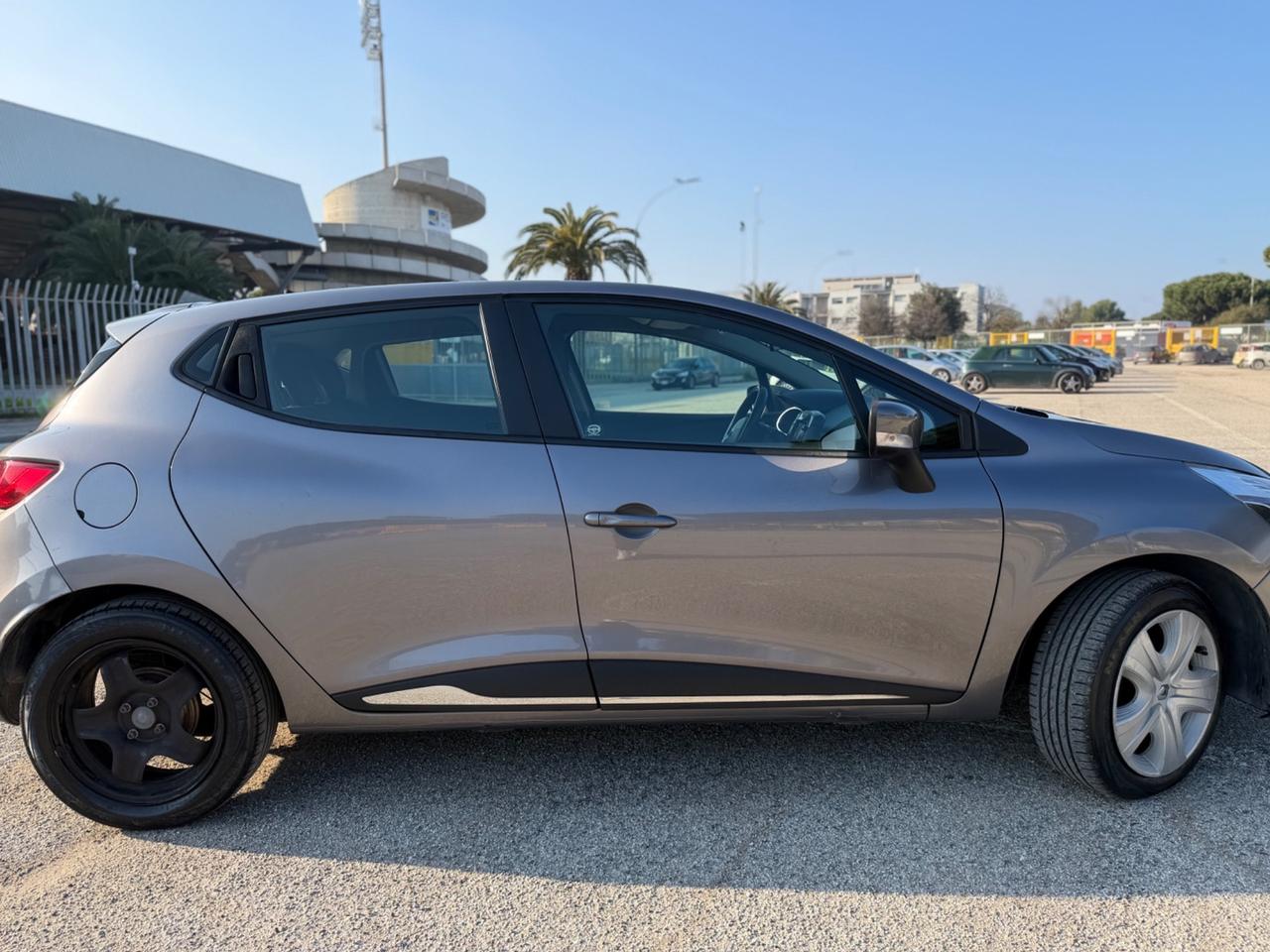 Renault Clio 1.5 dCi 8V 90CV Start&Stop 83gr 5 porte EcoBusiness