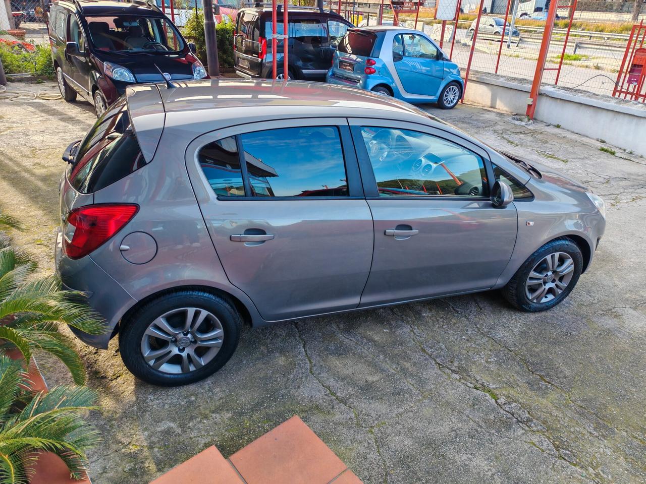 Opel Corsa 1.3 diesel 01/2012 Cv75
