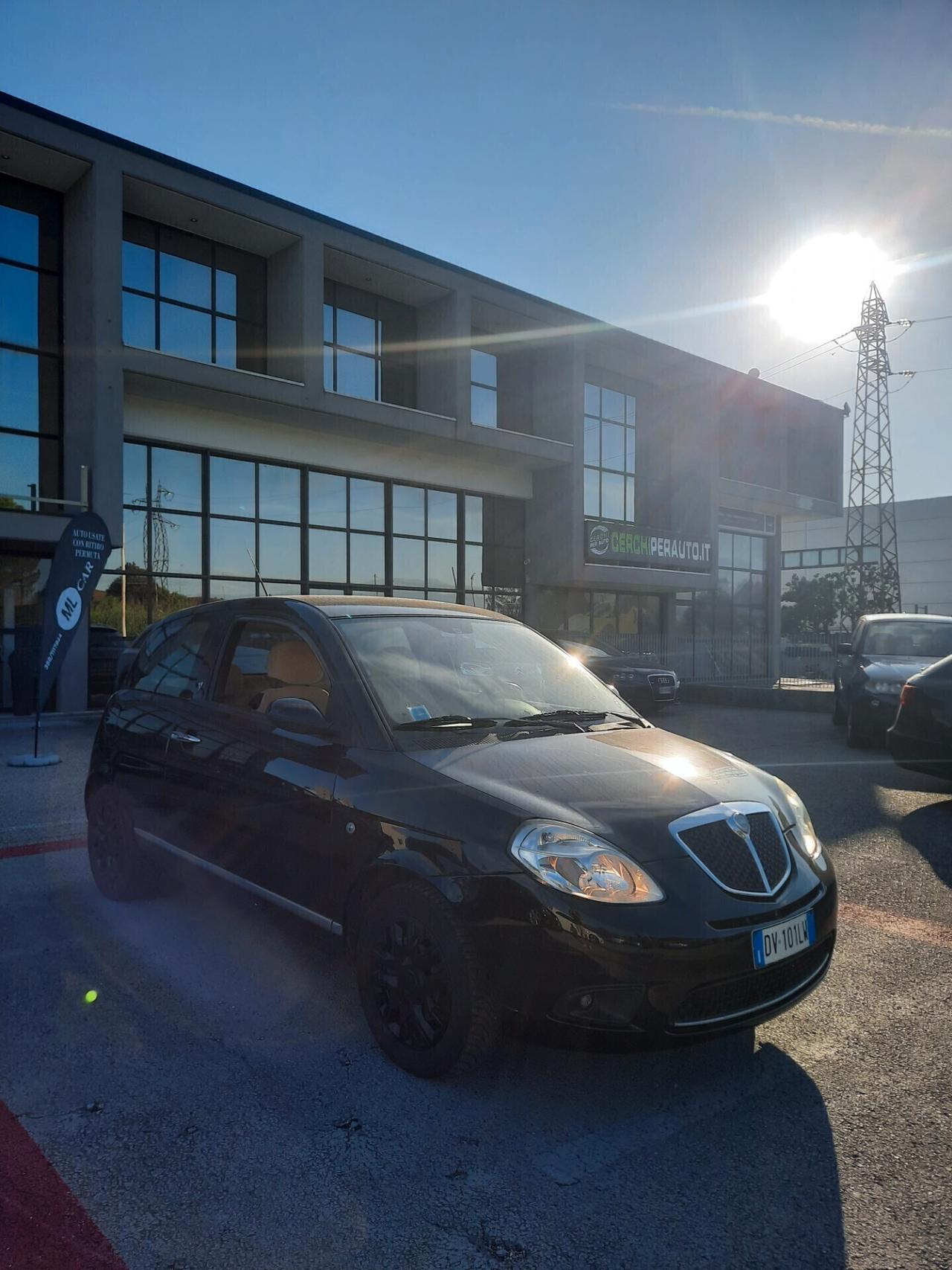 Lancia Ypsilon 1.2 Platino OK NEOPATENTATI