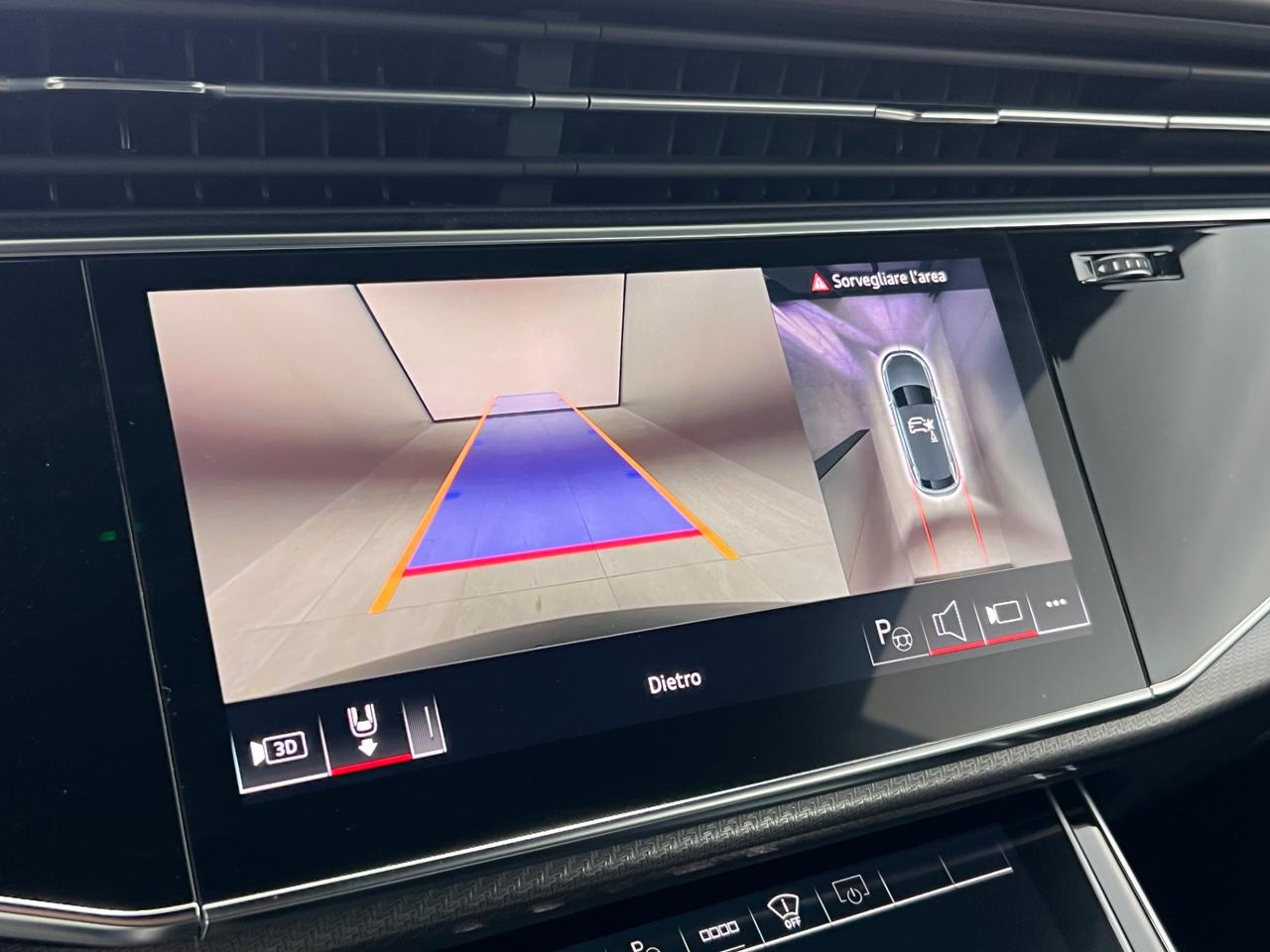 Audi Q8 RS TFSI V8 quattro tiptronic