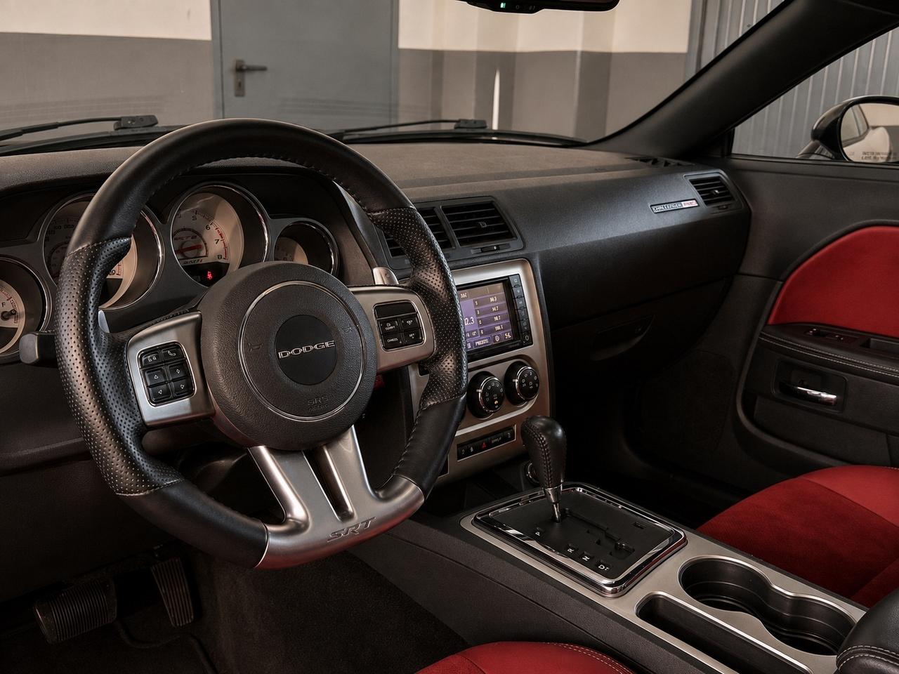 Dodge Challenger 6.4 v8 477cv