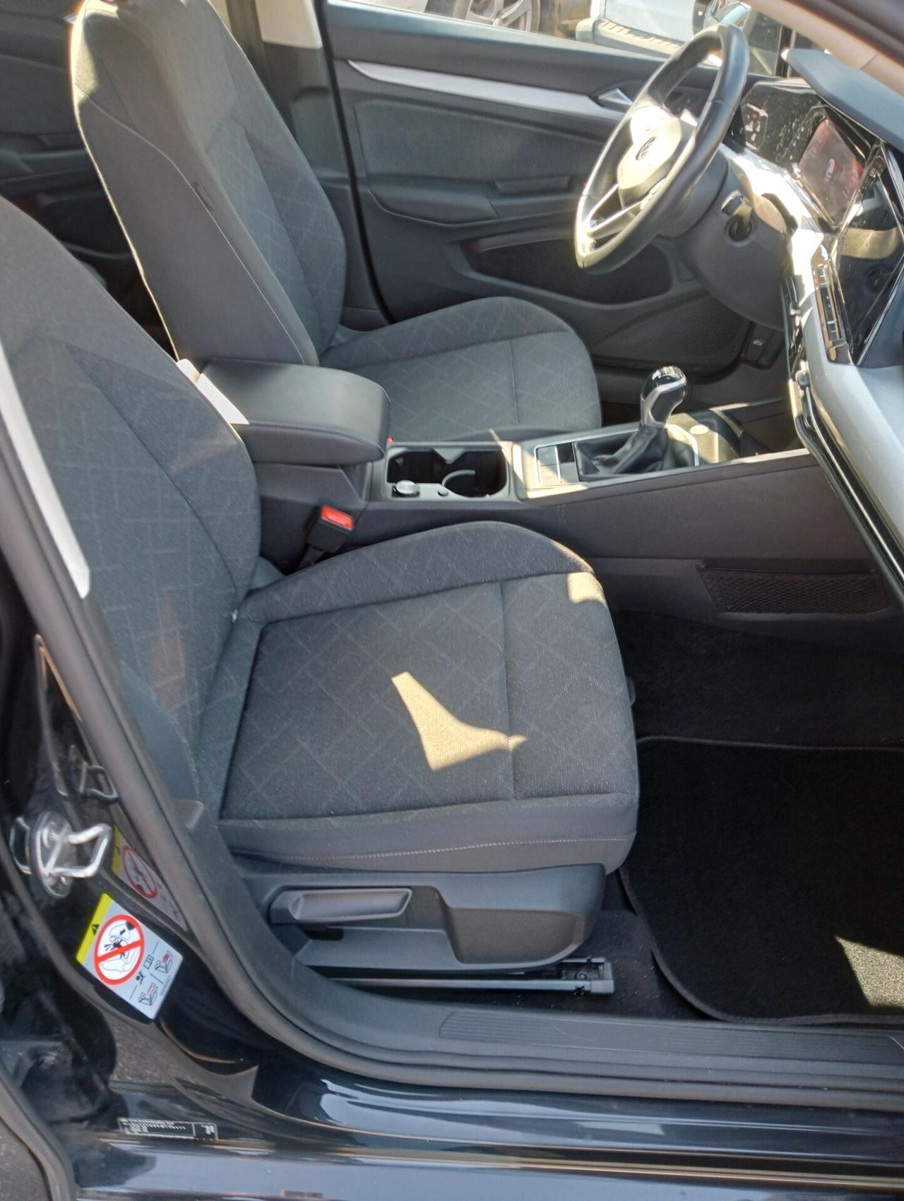 Volkswagen Golf 1.0 TSI EVO Life X Neopatentati