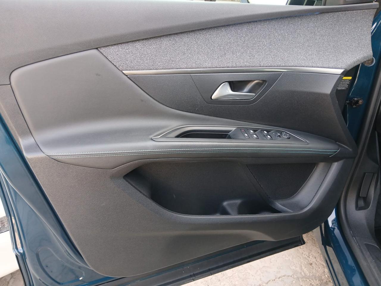 Peugeot 3008 BlueHDi 130 S&S EAT8 Allure