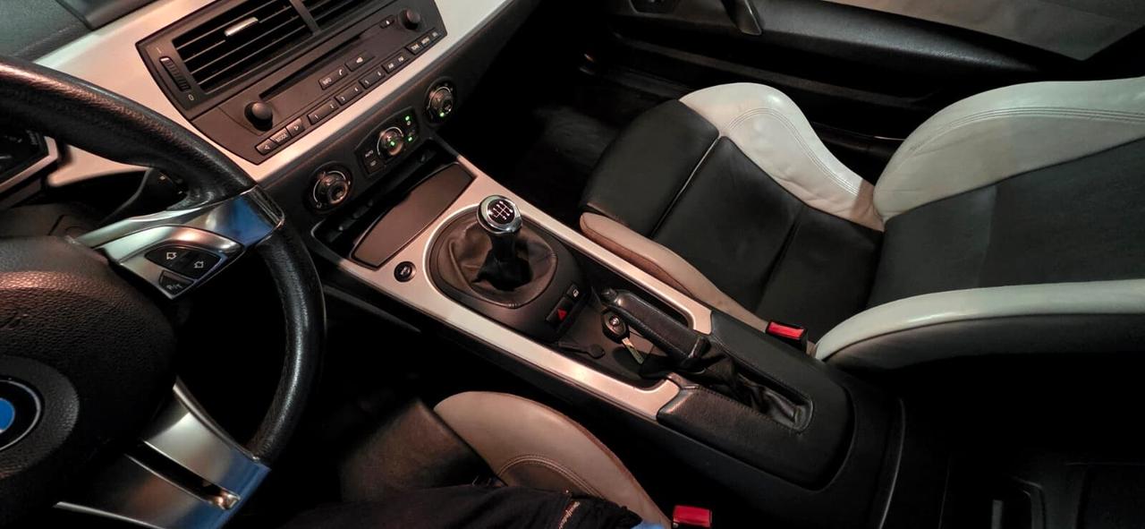 Bmw Z4 3.0si Coupé Carbon-Schwarz