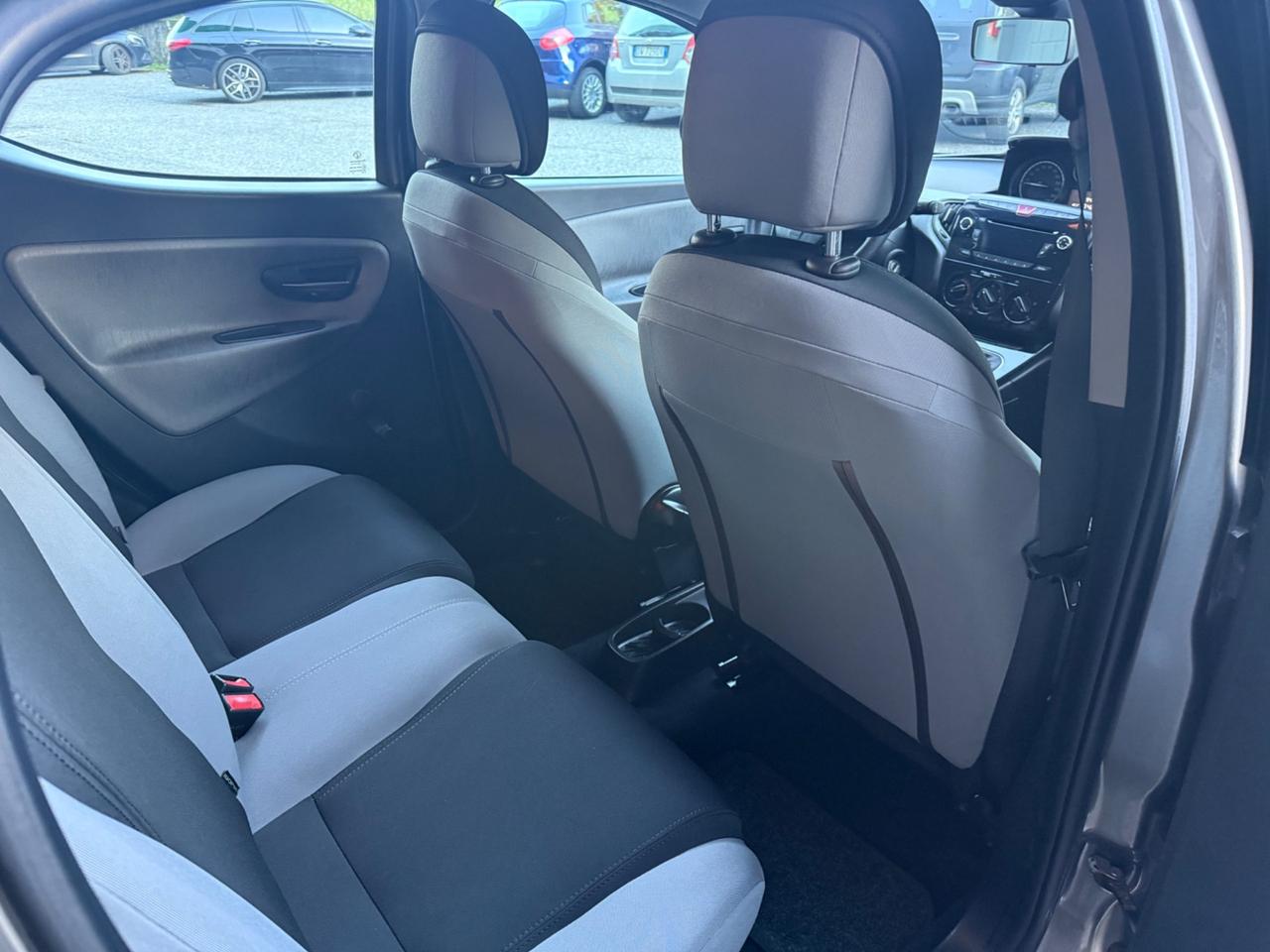 Lancia Ypsilon 1.2 69 CV 5 porte Silver