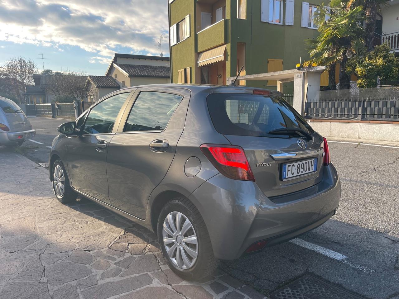 Toyota Yaris 1.0 5 porte Lounge