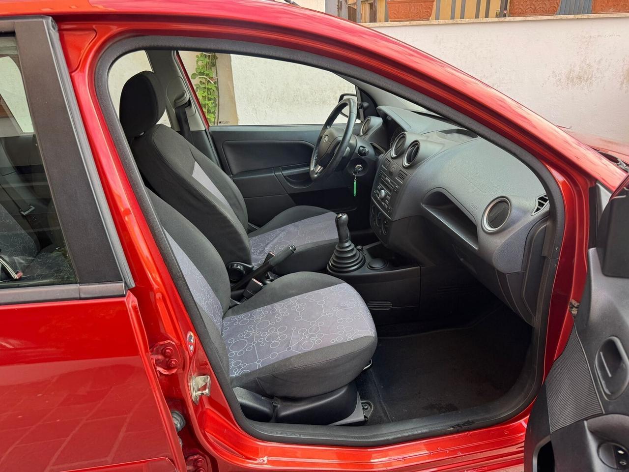 FORD Fiesta 1.2 16V 5 porte Ghia