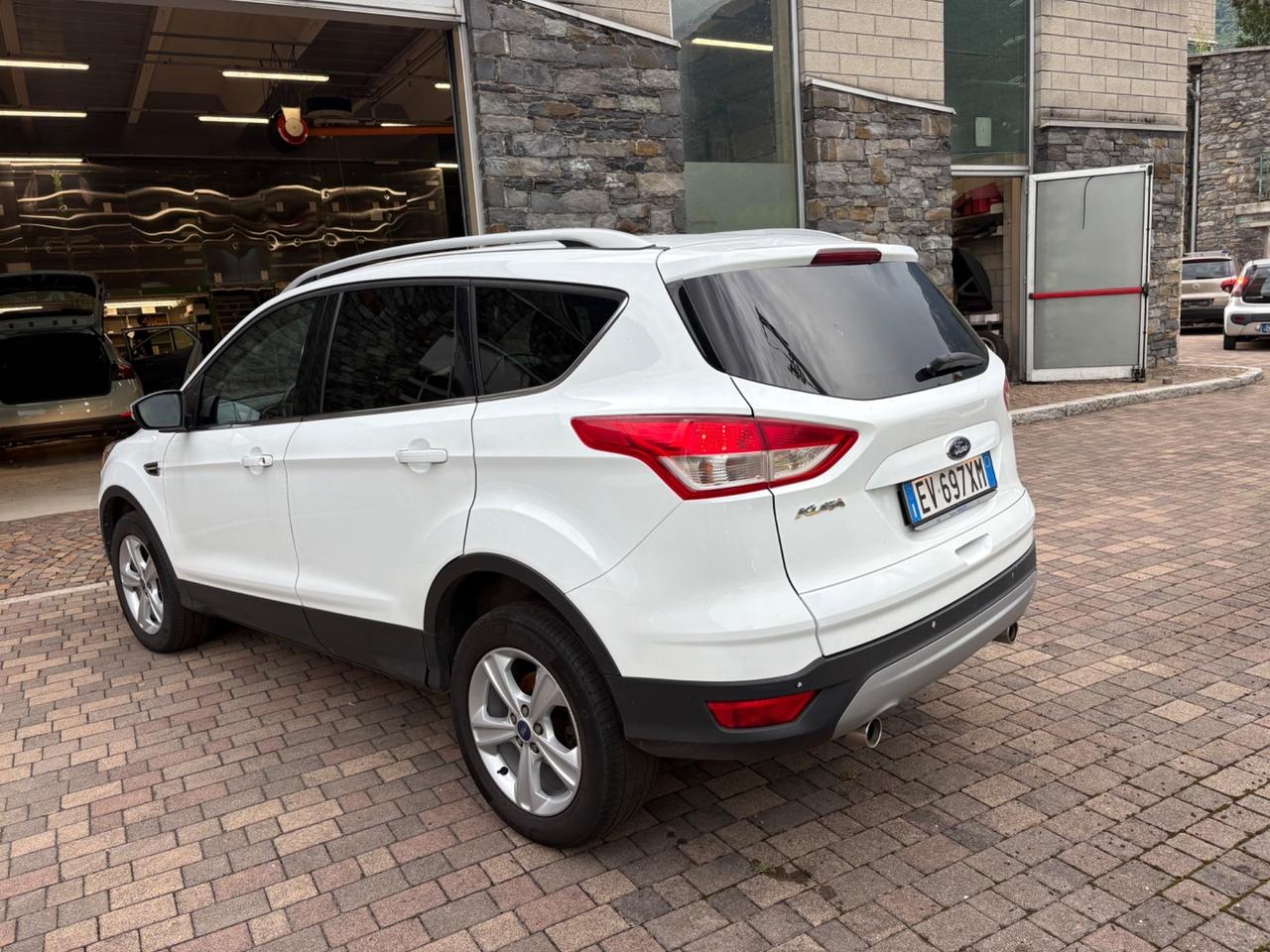Ford Kuga 2.0 TDCI 140 CV 4WD Titanium