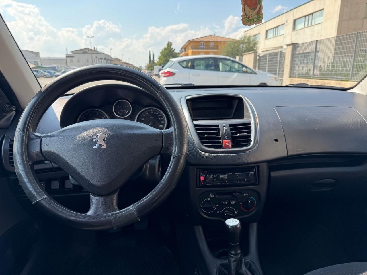 Peugeot 206 1.1 benzina. CON GARANZIA.