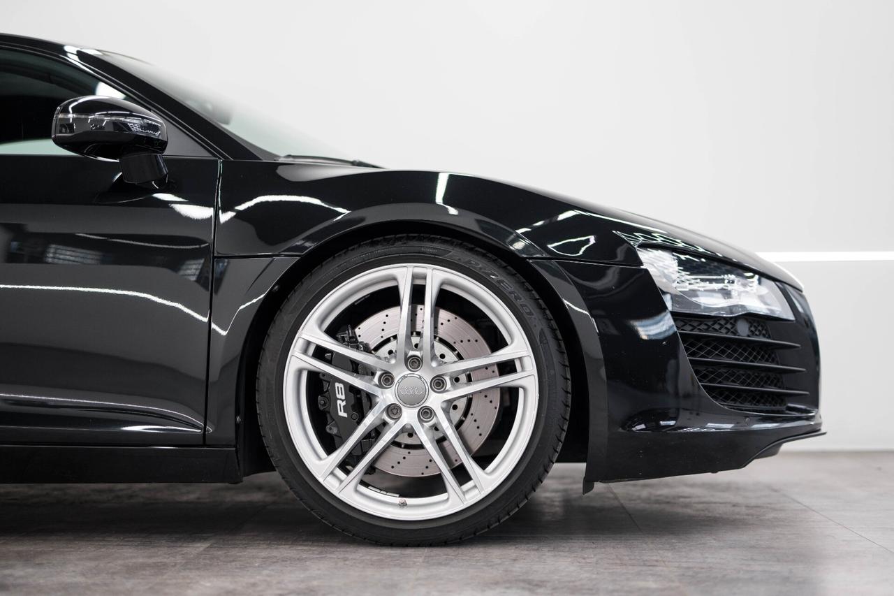 Audi R8 4.2 V8 FSI quattro R tronic IVA ESPOSTA