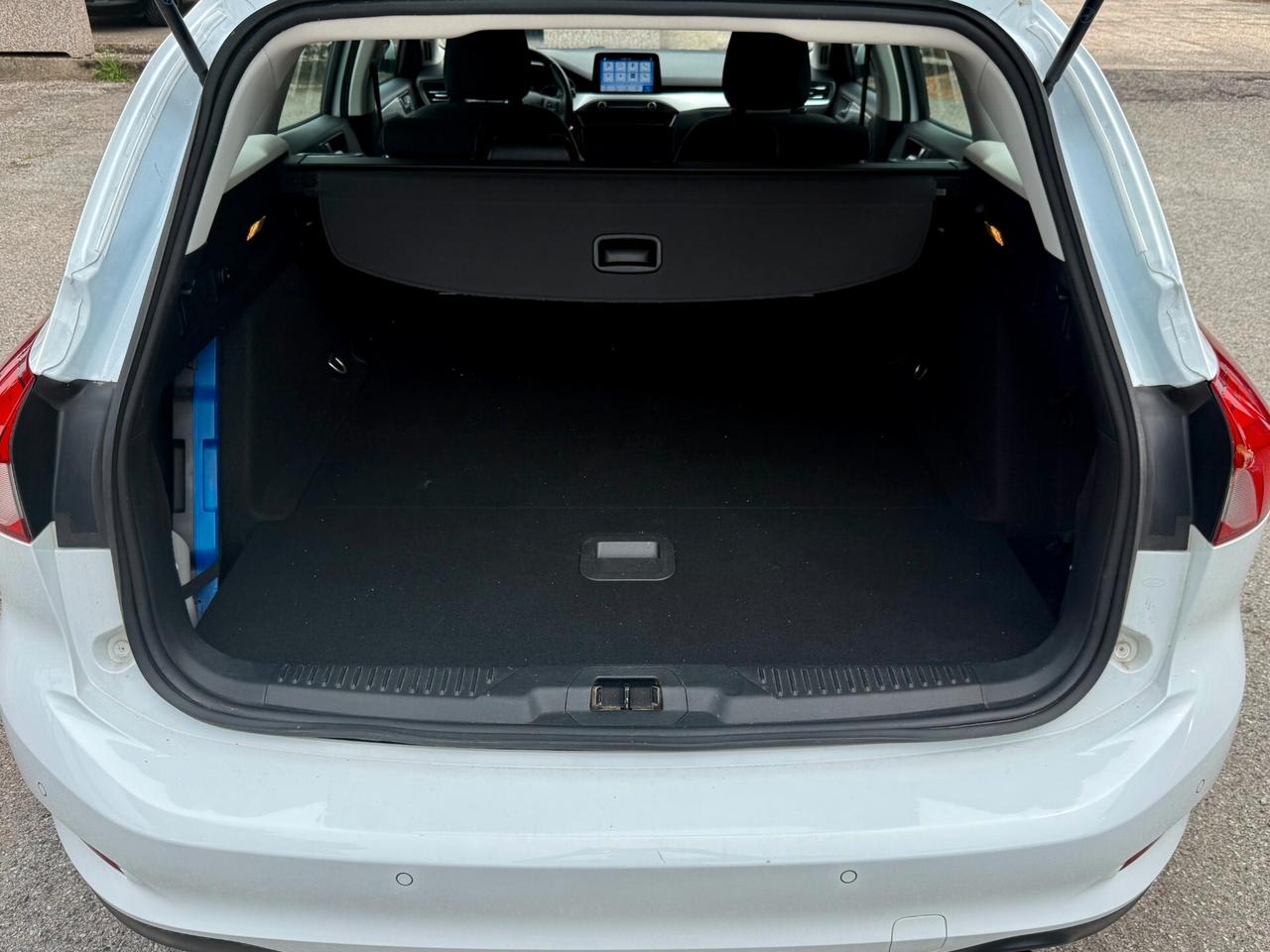 " POCHI KM " Ford Focus 1.5 TDCi 120 CV AUTOM.