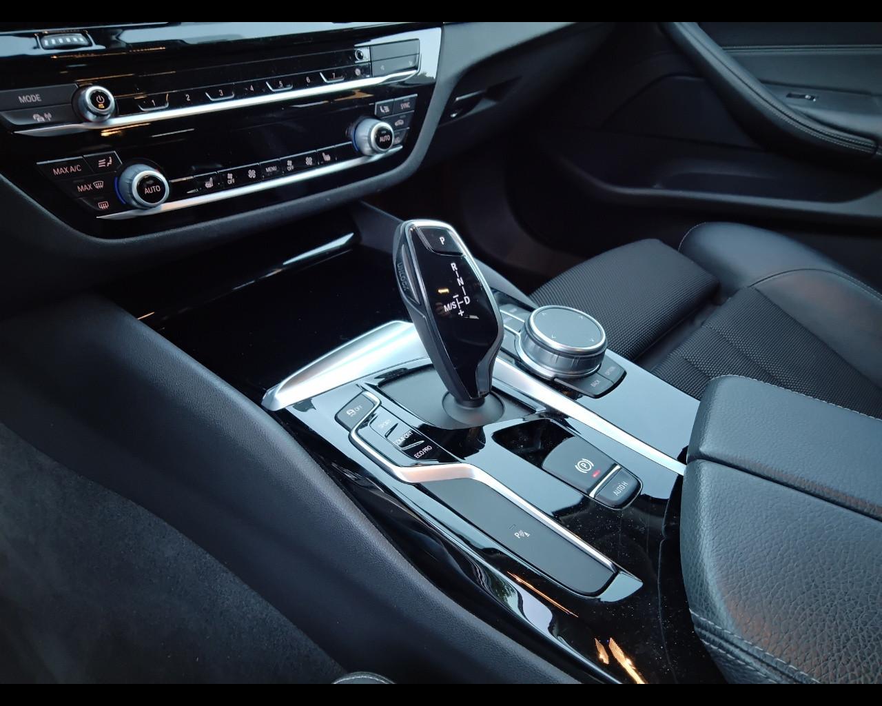 BMW Serie 5 G31 2020 Touring LCI - 520d Touring mhev 48V xdrive Luxury auto