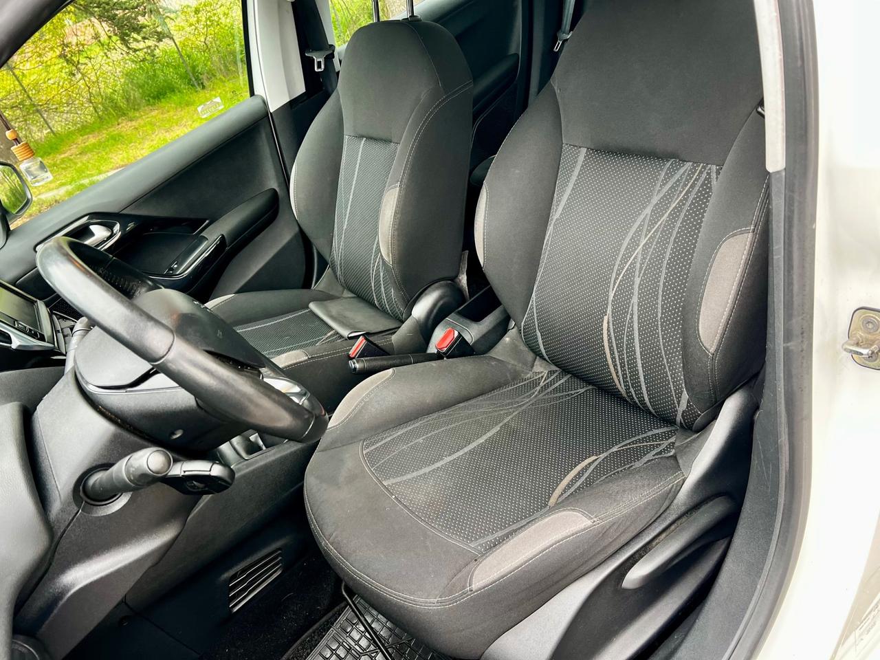Peugeot 208 1.4 HDi 68 CV 5 porte Active
