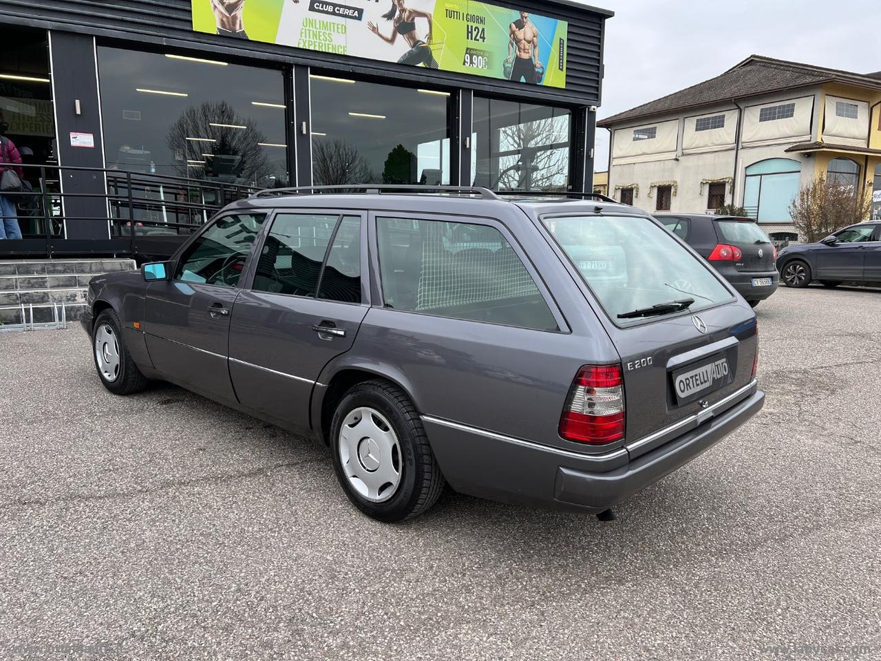 MERCEDES-BENZ E 200 S.W. Elegance DA COLLEZIONE