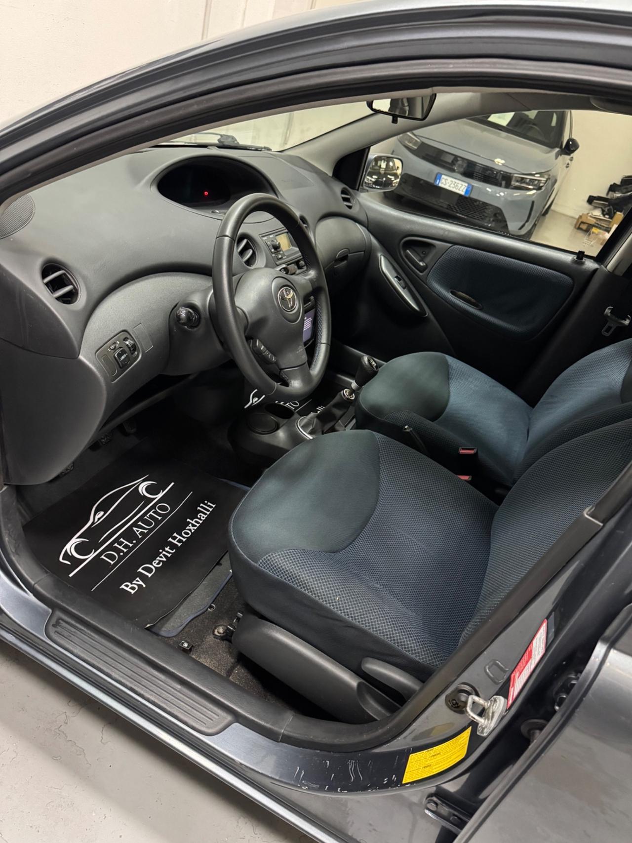 Toyota Yaris 1.0 5 porte Sol