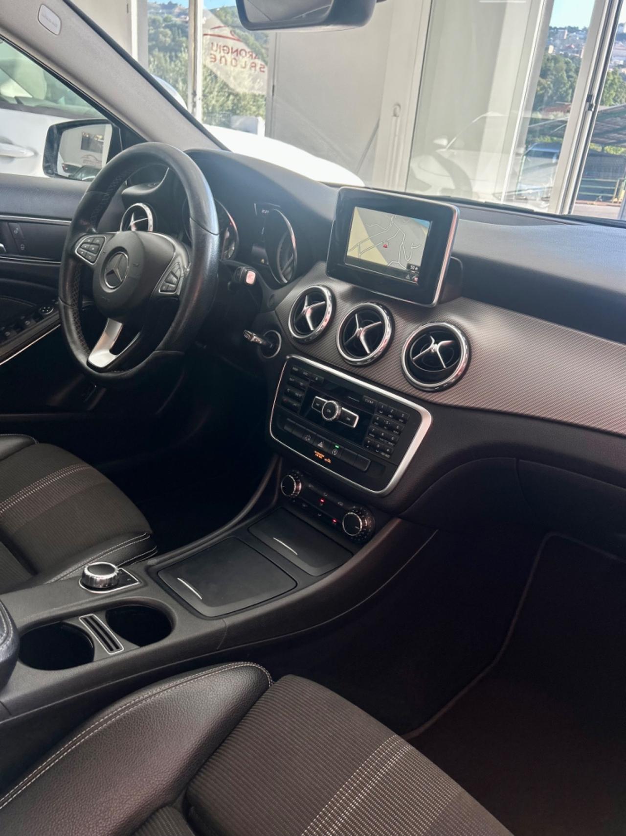 Mercedes-benz GLA 200 d Sport FINANZIABILE