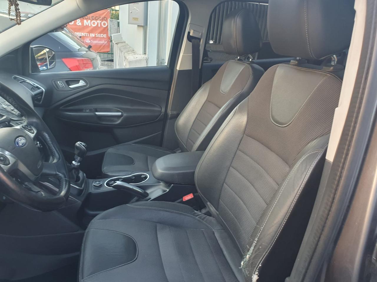 Ford Kuga 2.0 TDCI 140 CV 2WD Titanium