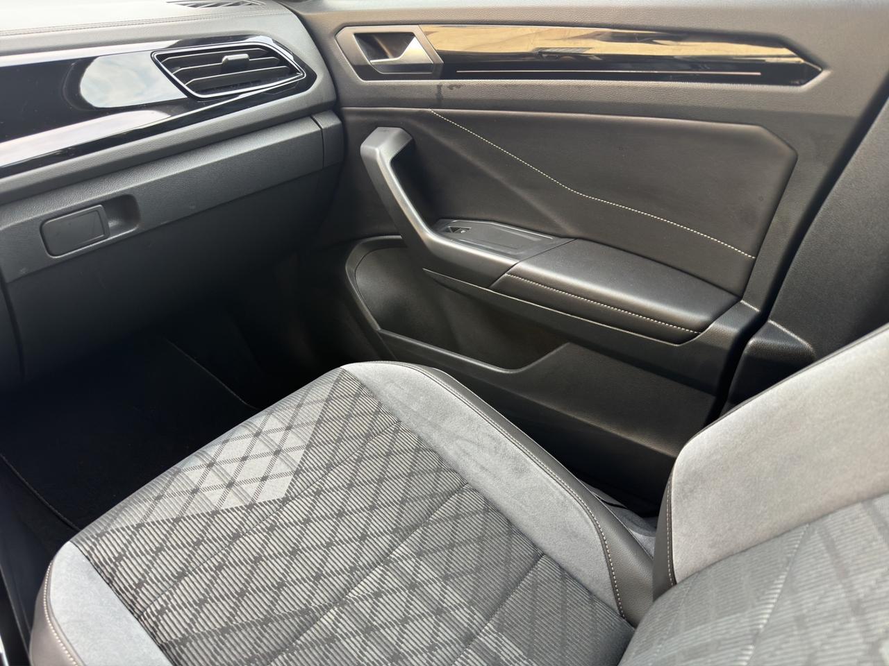 Volkswagen T-Roc 2.0 TDI SCR 150 CV DSG R-Line