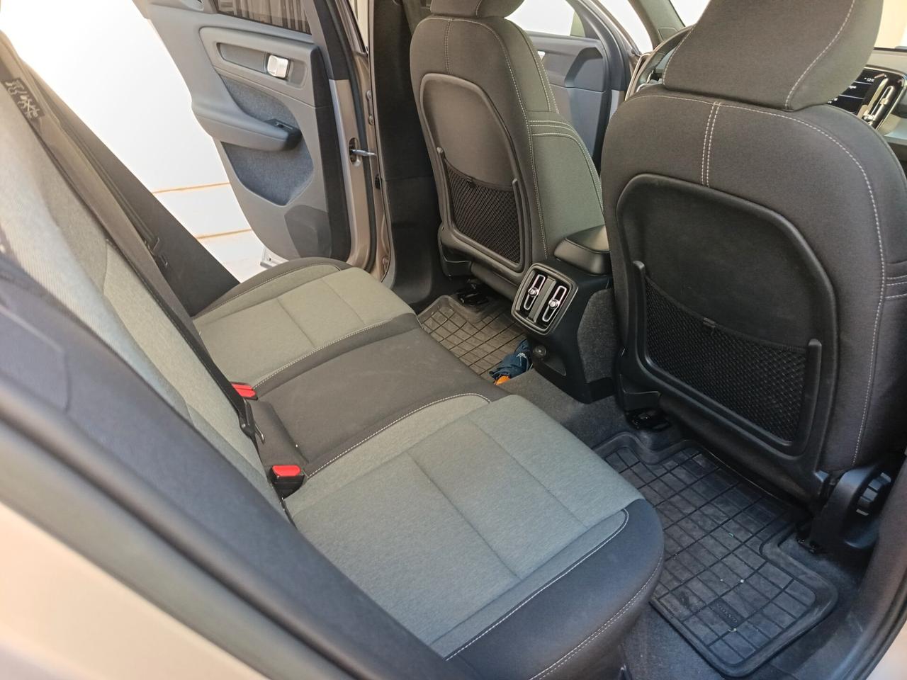 Volvo XC40 Core Autocarro N1 Detraibile al 100%