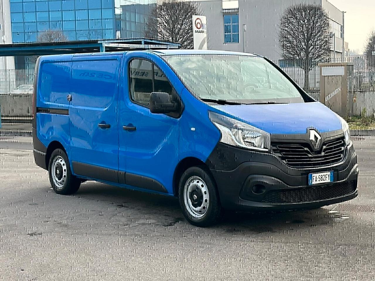 RENAULT TRAFIC ANNO 2015 PRONTO ALL'USO! SUPER PREZZO!