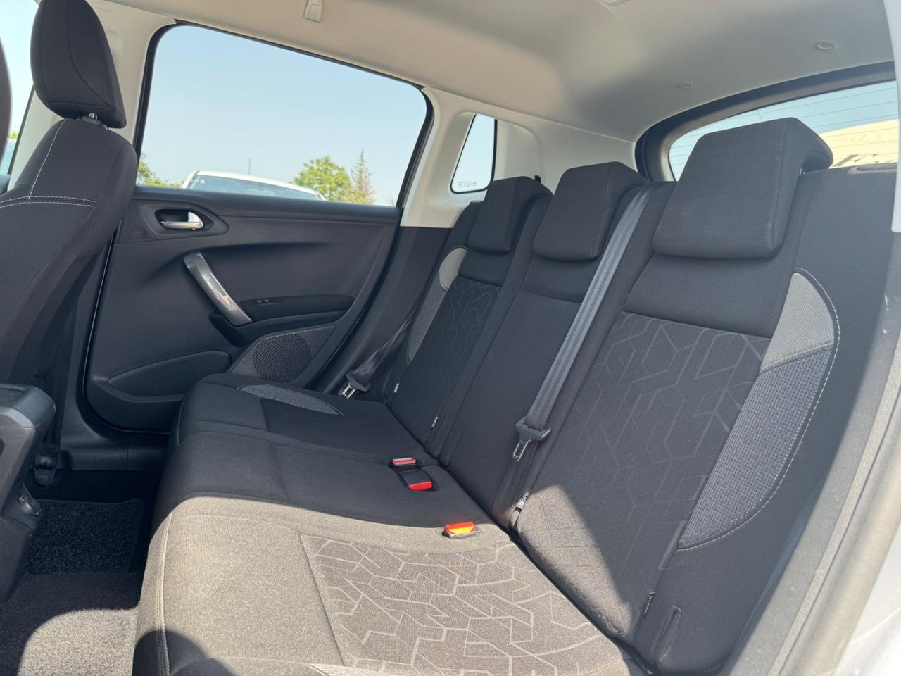 Peugeot 2008 BlueHDi 100 Allure