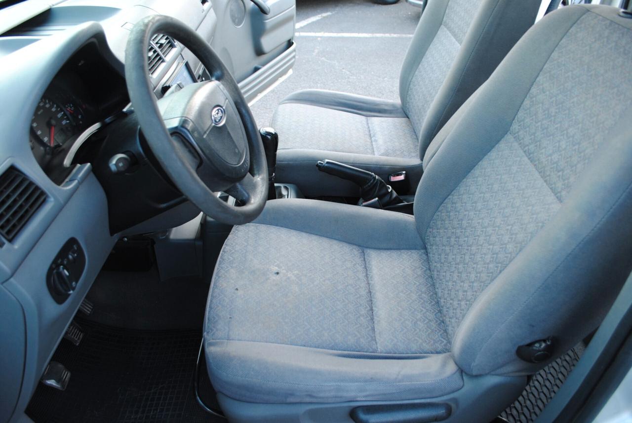Ford Tourneo Connect 1.8 TD 90CV