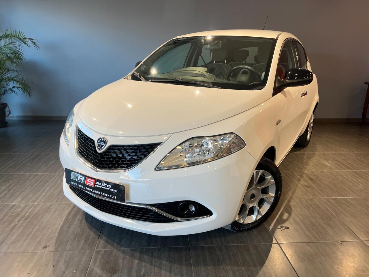 Lancia Ypsilon 1.2 69 CV 5p. GPL Ecochic Gold