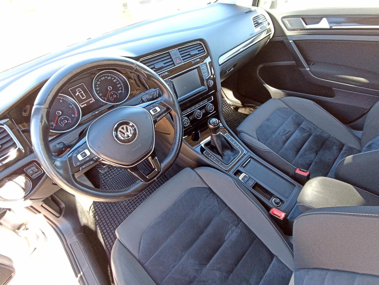 Volkswagen Golf 1.6 TDI 105 Cv 5p. Highline BMT - 2014