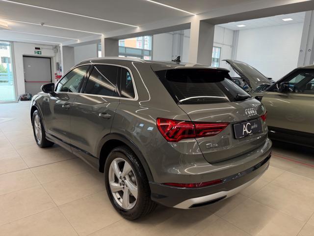 AUDI Q3 35 TFSI Business