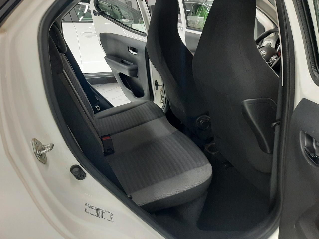Toyota Aygo 1.0 VVT-i 69 CV 5 porte x-business
