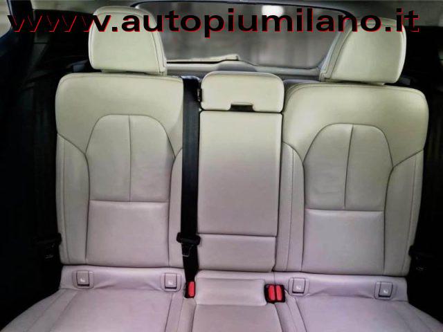 VOLVO XC40 T5 Recharge Plug-in Hybrid Inscription