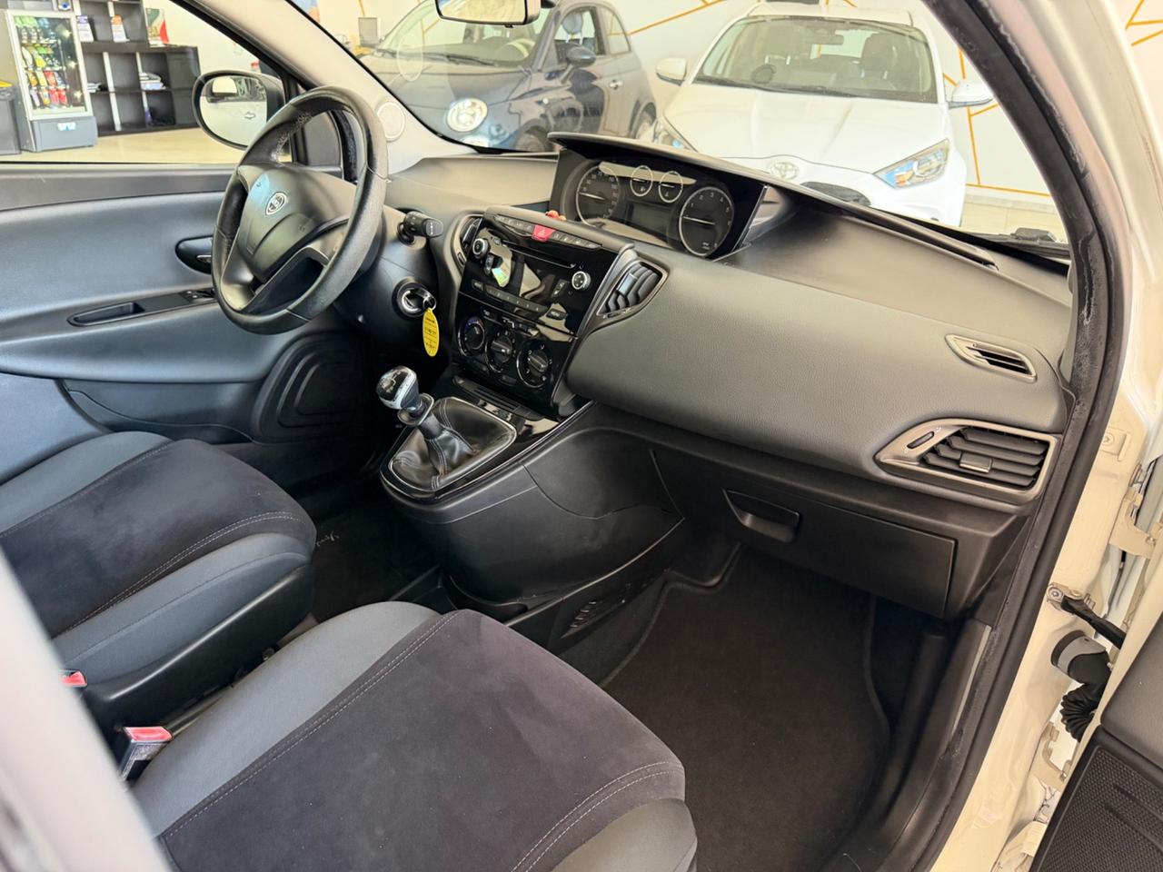 Lancia Ypsilon 1.2 69 CV 5 porte GPL Ecochic Platinum