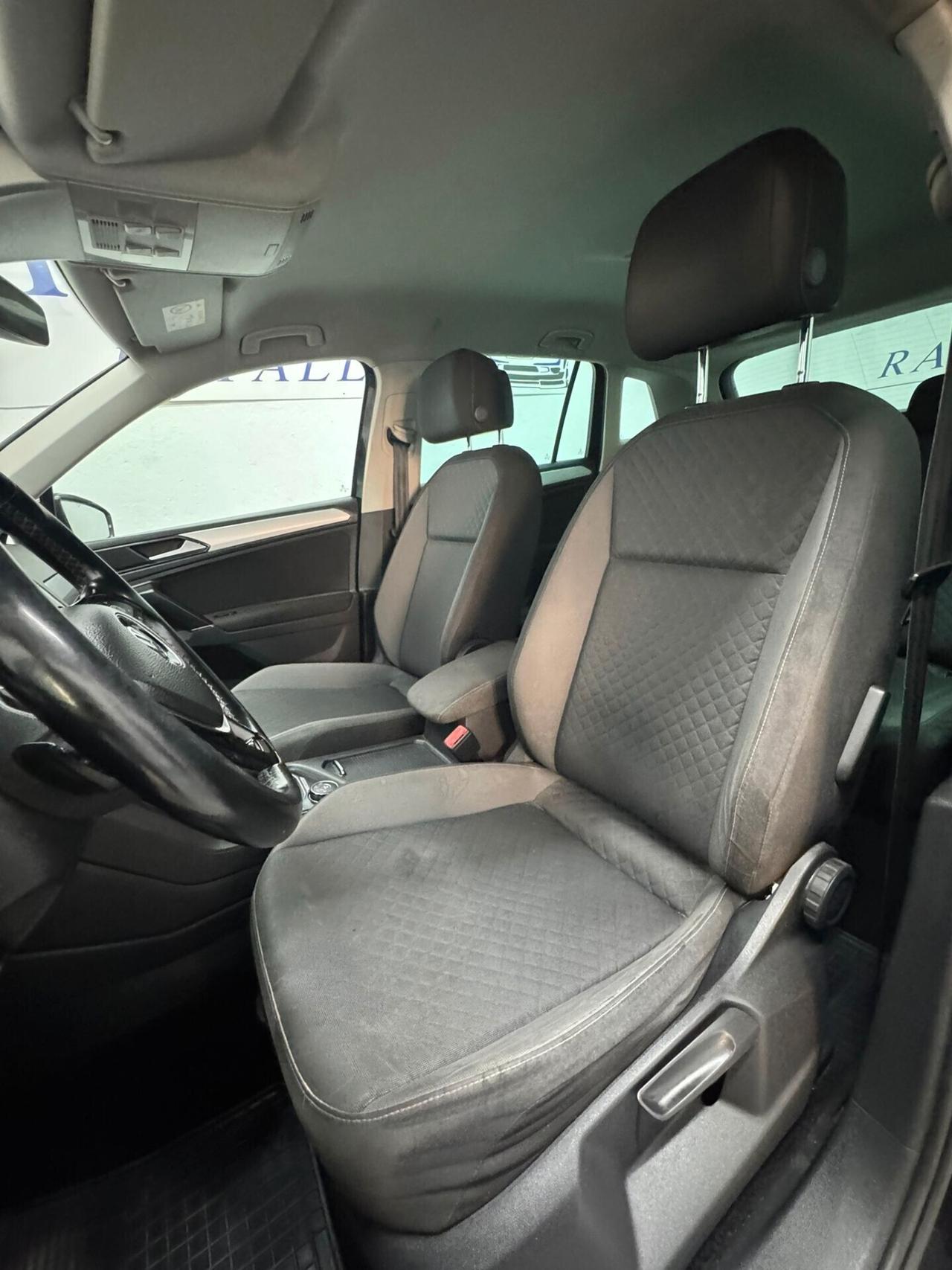 Volkswagen Tiguan 2.0 TDI SCR DSG 4MOTION Business BMT