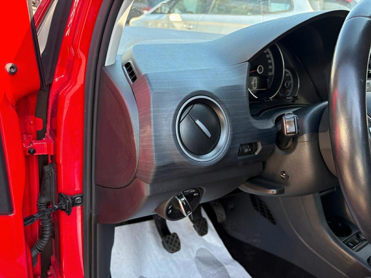 Volkswagen up! CROSS 1.0 75 CV 5p.