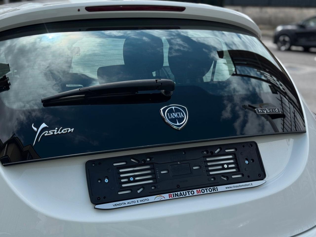 Lancia Ypsilon 1.0 FireFly 5 porte S&S Hybrid Gold