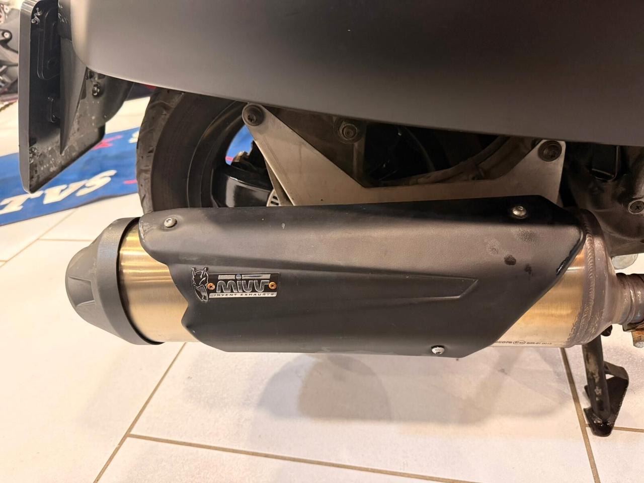Piaggio Vespa 300 GTS hpe SUPER SPORT pari a nuovo