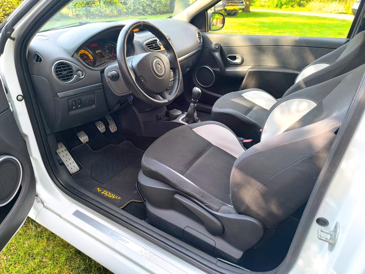Renault Clio 2.0 16V 203CV RS CUP