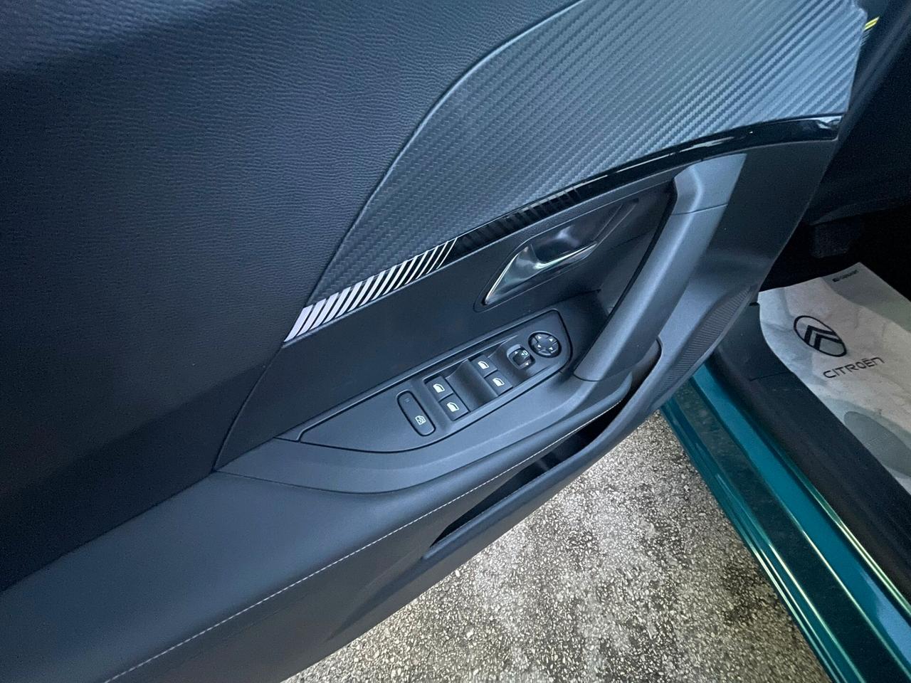 Peugeot 2008 PureTech 130 S&S EAT8 Allure