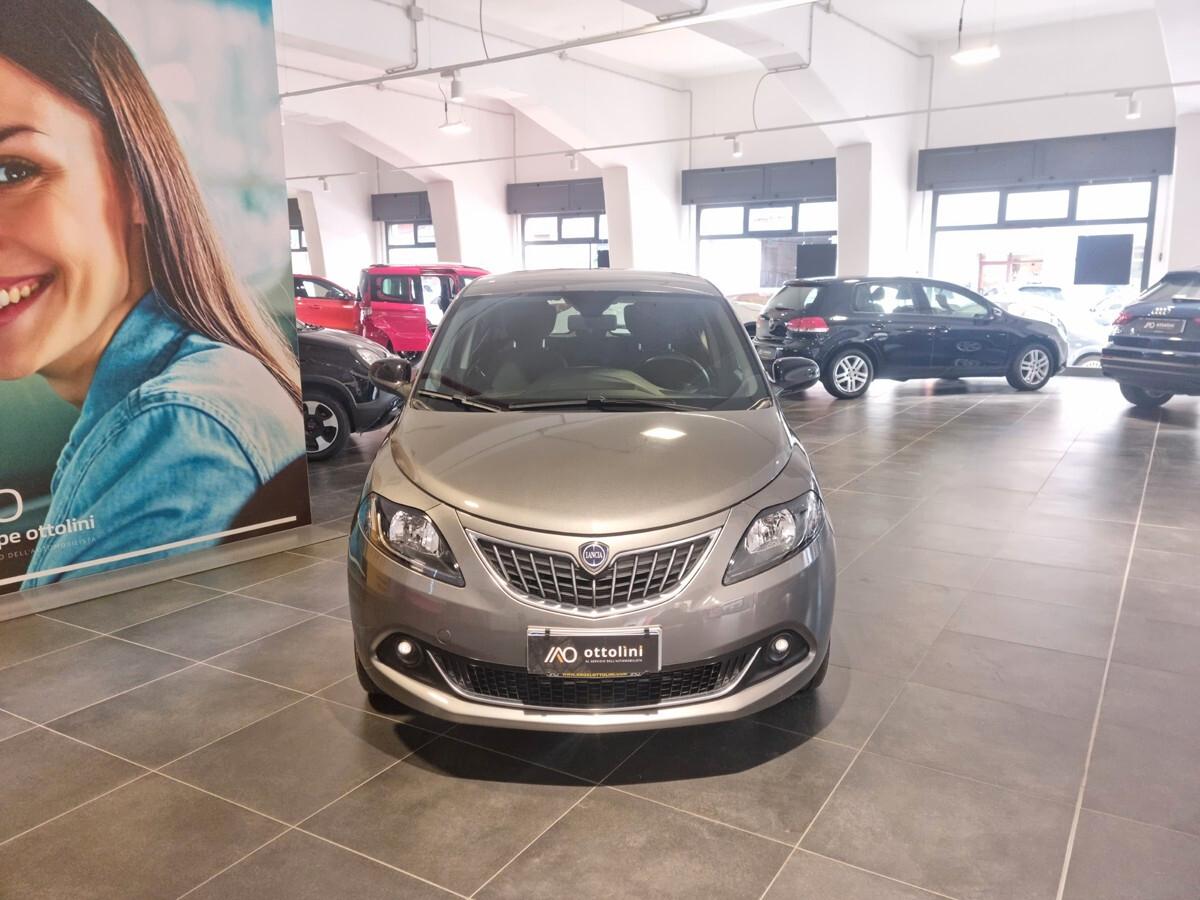 Lancia Ypsilon Gold 1.0 Hybrid 70cv AZIENDALE