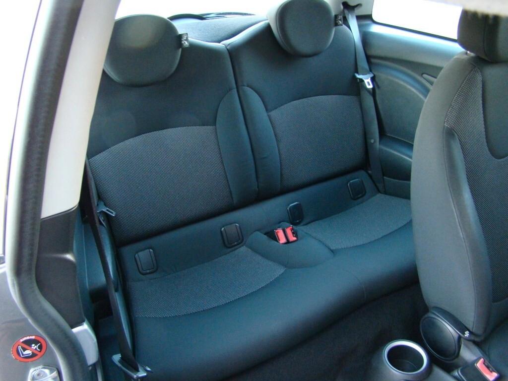 Mini 1.4 16V 75CV. One