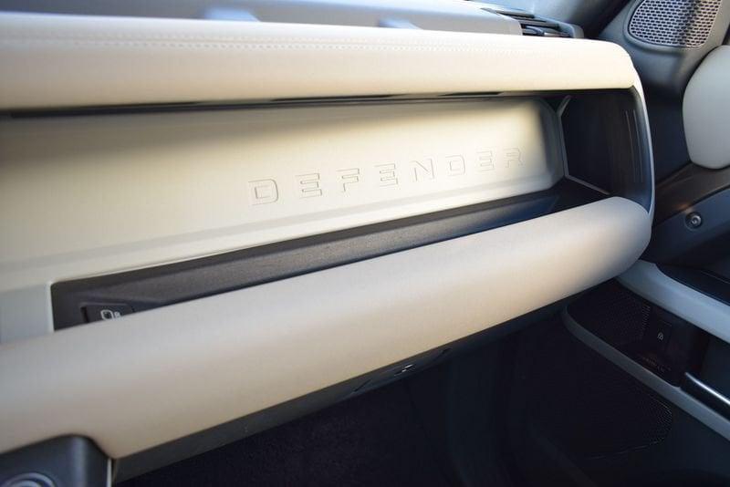 Land Rover Defender Defender 110 3.0D I6 250 CV AWD Auto X-Dynamic S