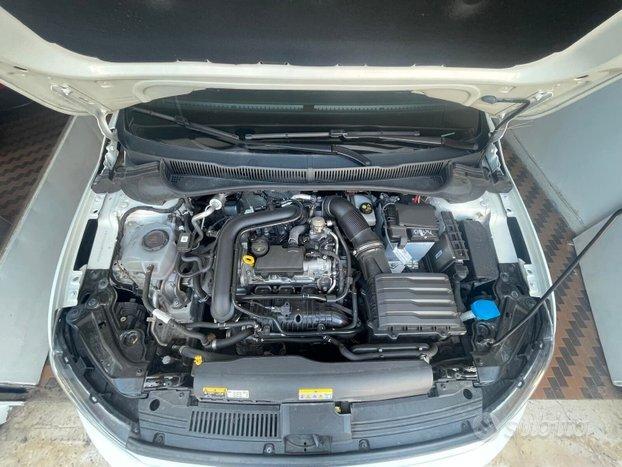 Volkswagen Polo 1.0 TSI DSG R-Line