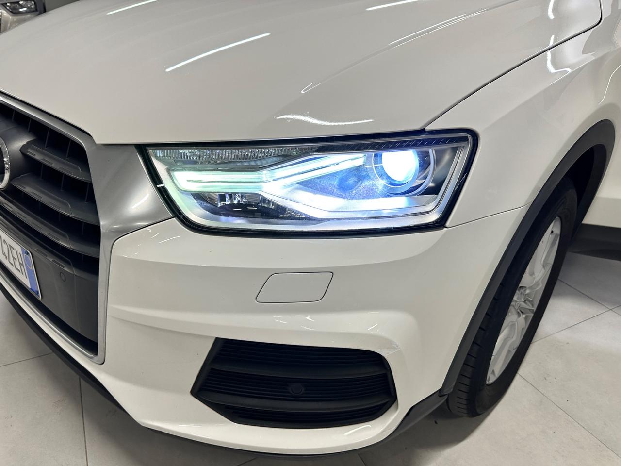 Audi Q3 2.0 TDI 120 CV Business