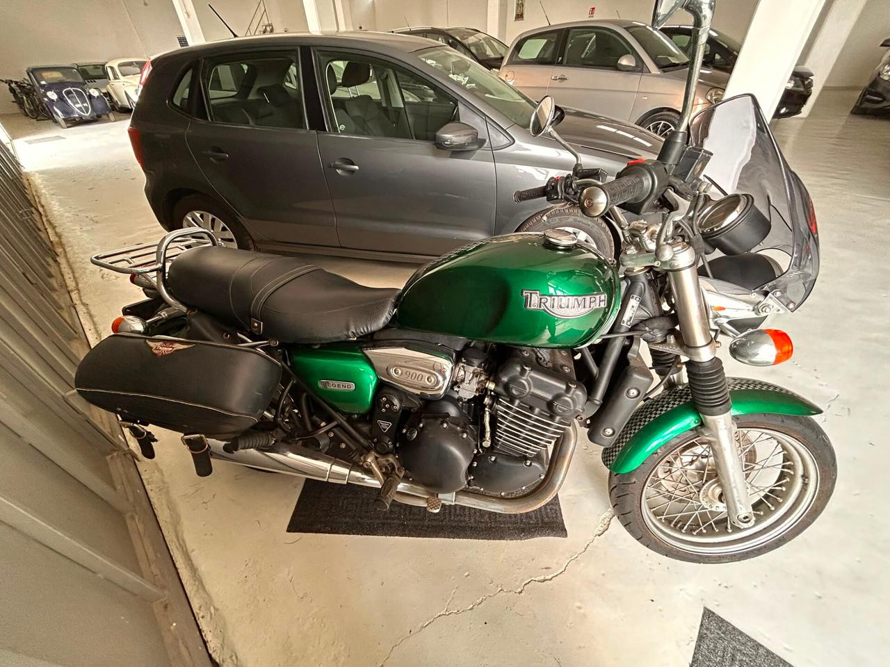 Triumph Adventurer 900