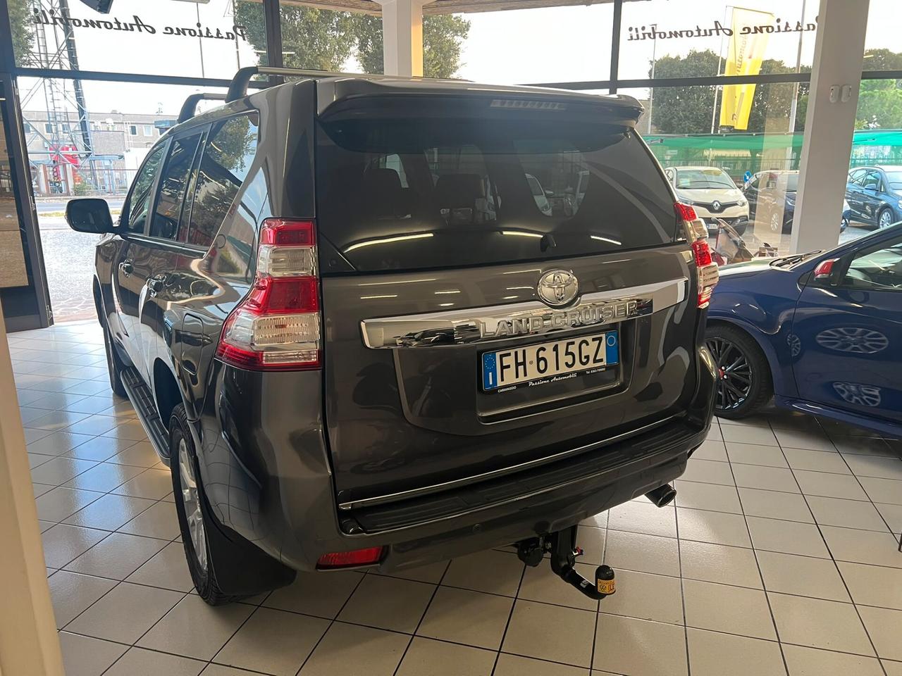 Toyota Land Cruiser 5p 2.8 d-4d Lounge AUTOMATICA + GANCIO TRAINO IVA ESCLUSA