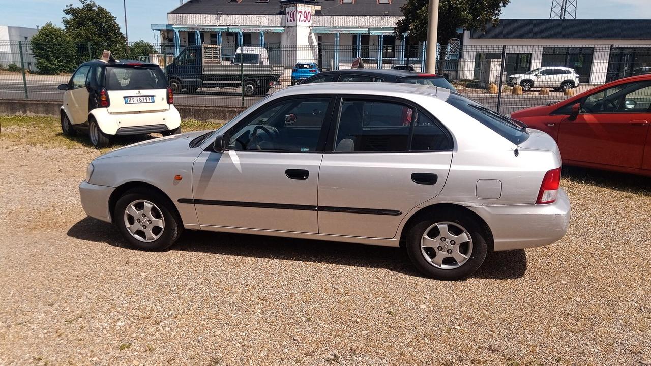 Hyundai Accent 1.3i 12V cat 4 porte GL Air