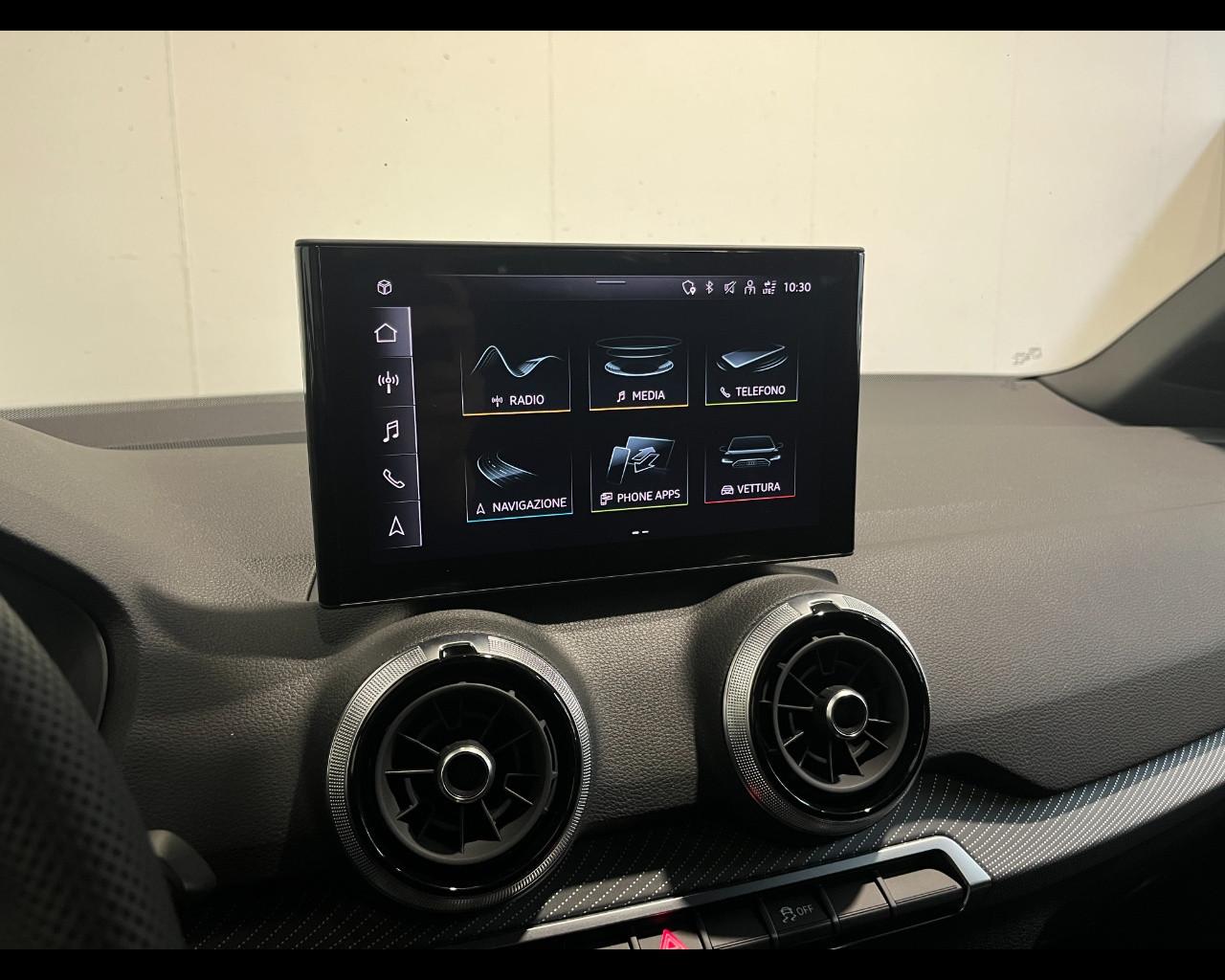 AUDI Q2 35 TDI S-TRONIC IDENTITY BLACK